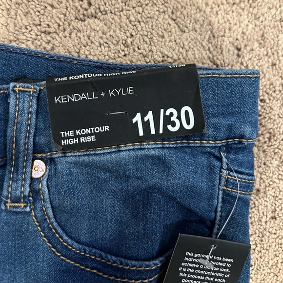 Kendall & Kylie Denim - Cute Kendall + Kylie The Kontour High Rise jean - size 11/30